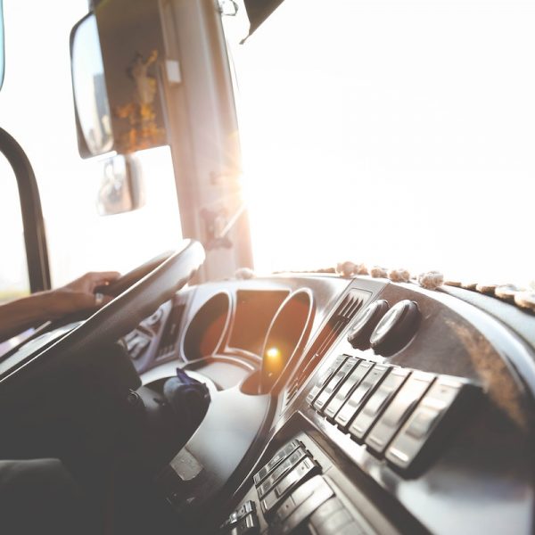 How Truck and Bus Drivers Can Stay Safe on the Road